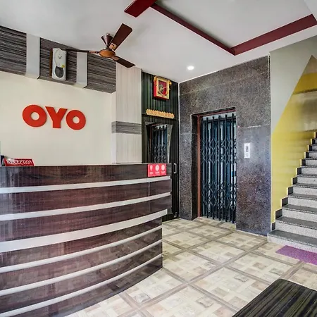 Oyo 26889 Shree Vishnu Regency ホテル 3*